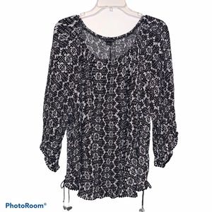New Directions long sleeve black and white blouse